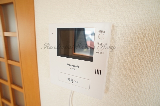 セキュリティ　女性の方でも安心のモニター付きインターフォン♪