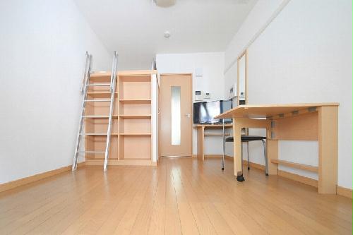 居室・リビング　1階、同タイプの部屋の写真です