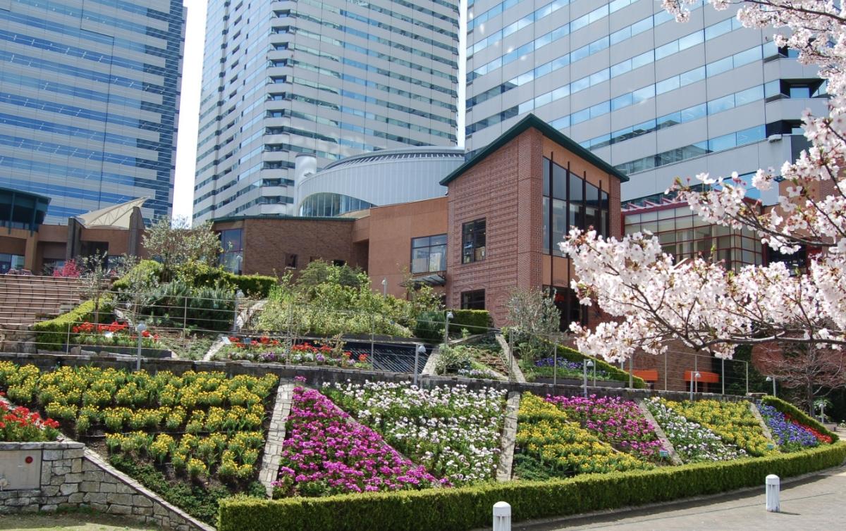 ショッピングセンター　晴海トリトン（ショッピングセンター）まで831m