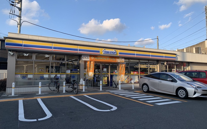 コンビニ　ミニストップ和泉多摩川駅前店（コンビニ）まで206m