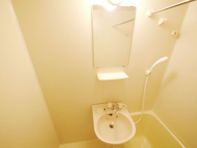 洗面設備　★鏡・洗面台付です★
