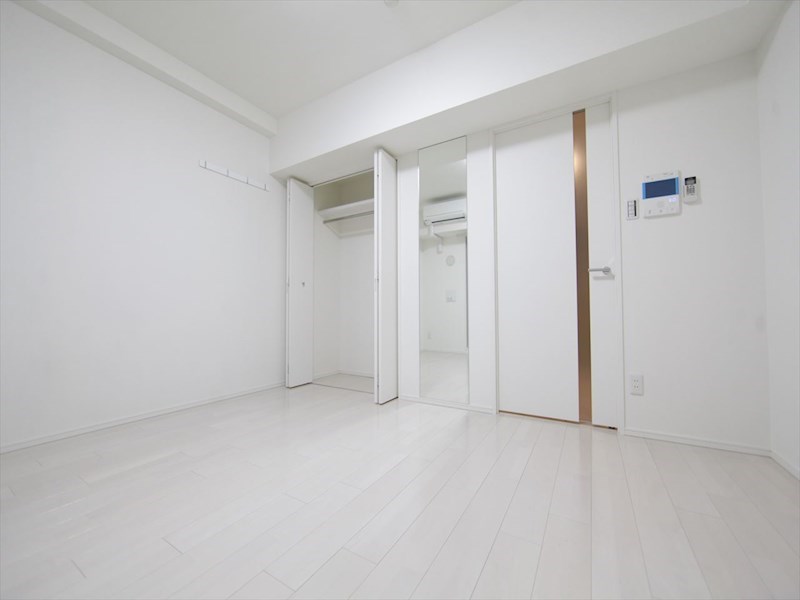 居室・リビング　洋室8帖　クローゼット付（収納充実してます）