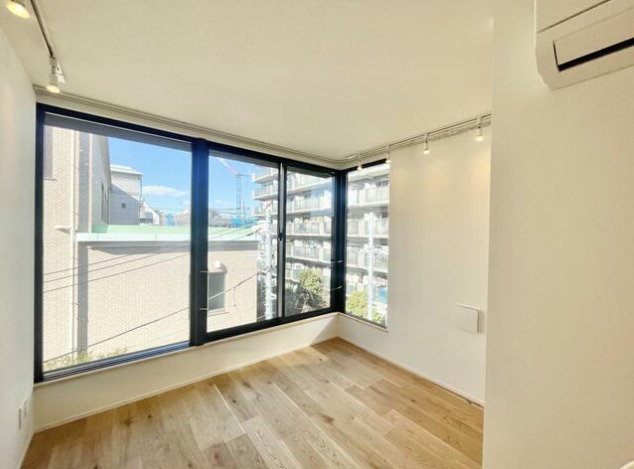 その他部屋・スペース　リビングを別角度から