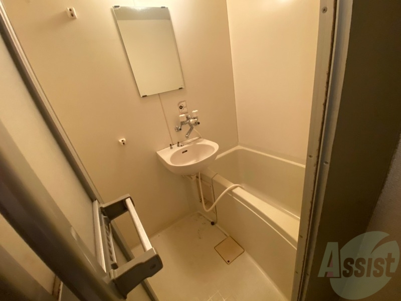 バス・シャワールーム　ユニットバスです。疲れを癒すのに欠かせませんね！