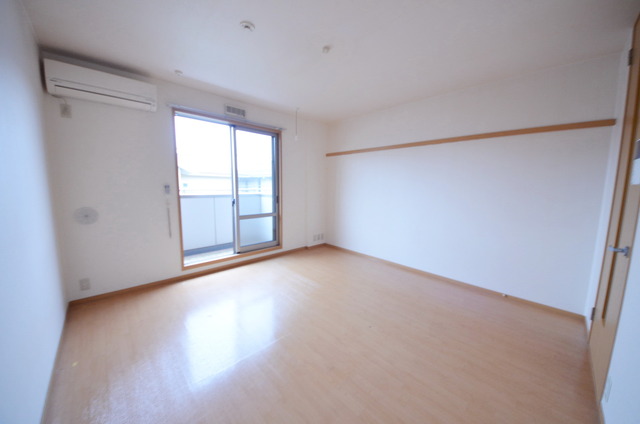 居室・リビング　★大きな窓が、お部屋を明るくしてくれます★