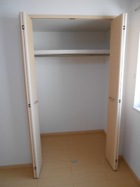 収納　寝室内収納（クローゼット・１間分）完備