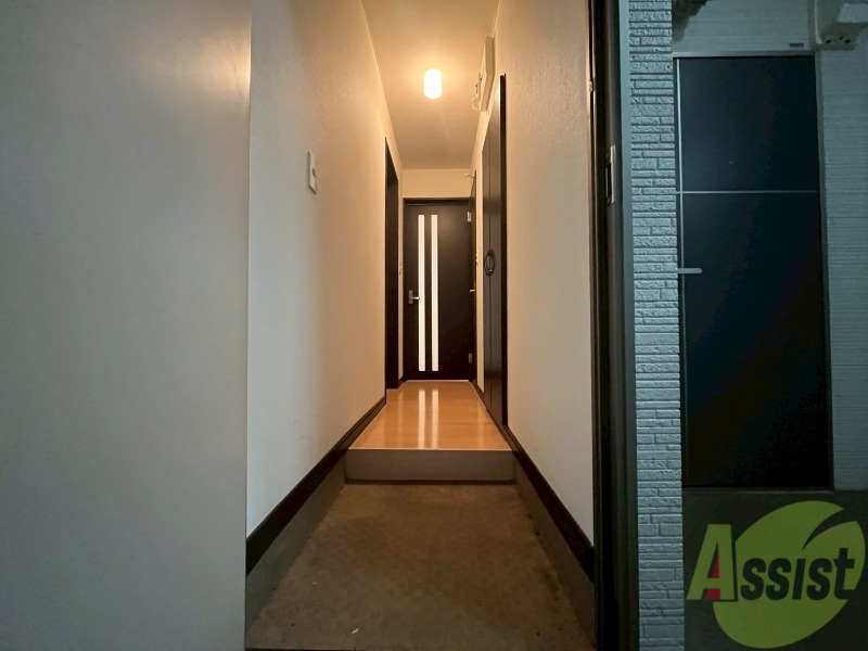 玄関　玄関の様子です。明るい印象ですね。気分もあがりそう。