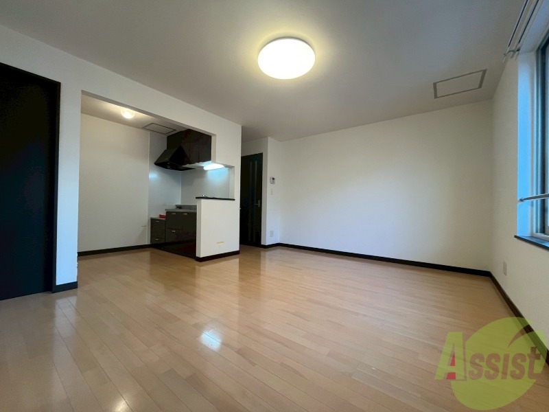 居室・リビング　広くてキレイなお部屋が広がっていて、充実した生活が送れそう。