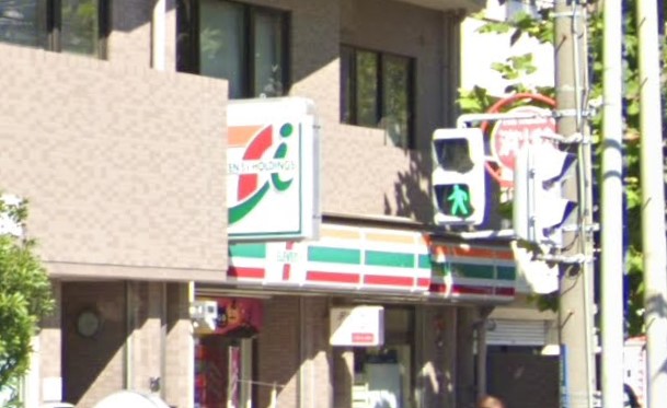 コンビニ　セブンイレブン（コンビニ）まで370m