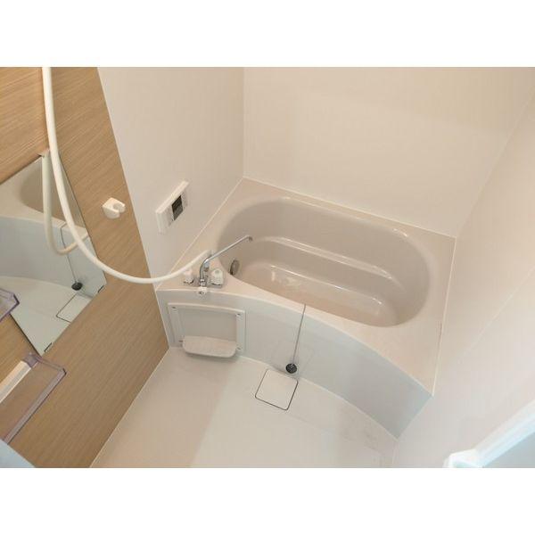 バス・シャワールーム　内装は別部屋の参考写真です。