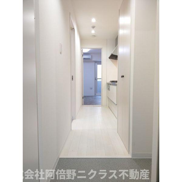 玄関　内装は別部屋の参考写真です。