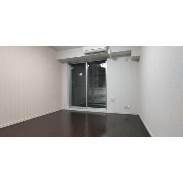 居室・リビング　内装は別部屋の参考写真です。