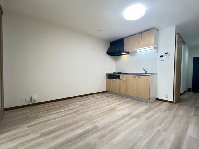 居室・リビング　同物件、別号室の写真です。