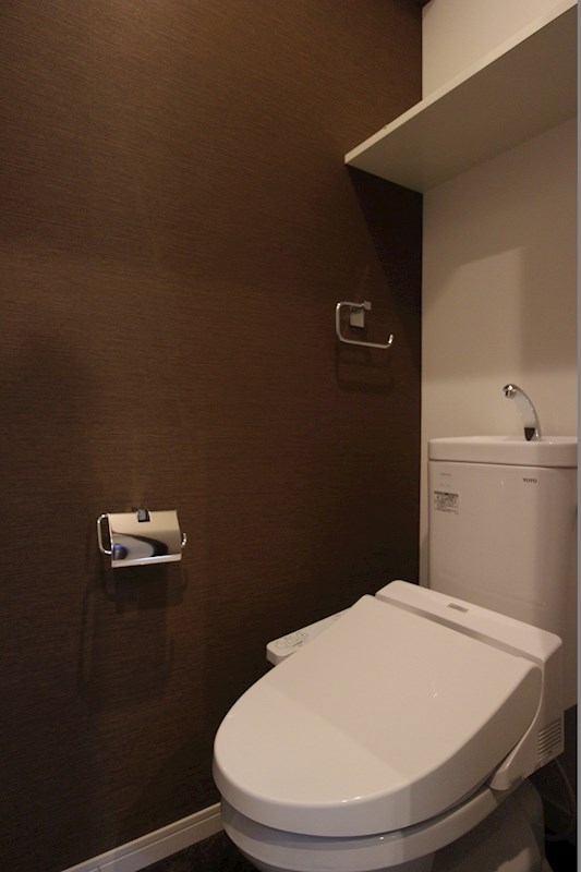 トイレ　温水洗浄便座付きです。