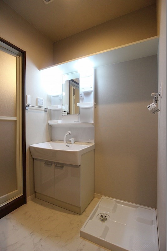 洗面設備　社会人様には必須の洗面脱衣所です。