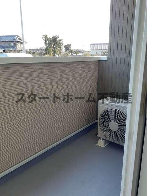 バルコニー　バルコニーからの眺めを楽しみながら食事をしませんか