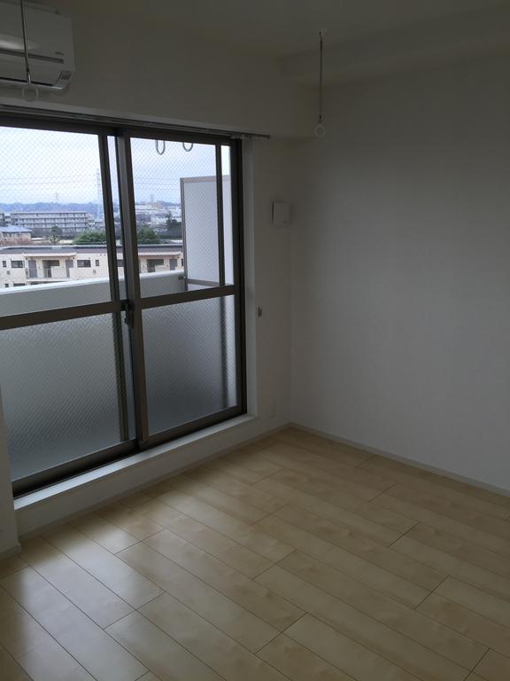 居室・リビング　別の部屋の写真です