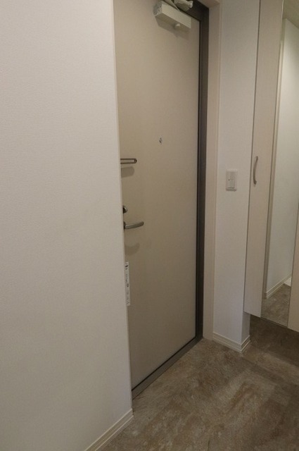 玄関　玄関　３０２