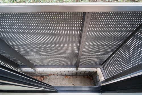 バルコニー　窓手摺