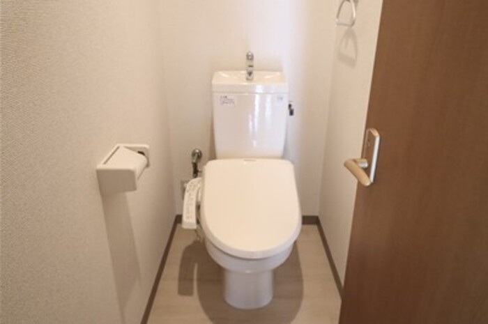 トイレ　清潔感のあるトイレです