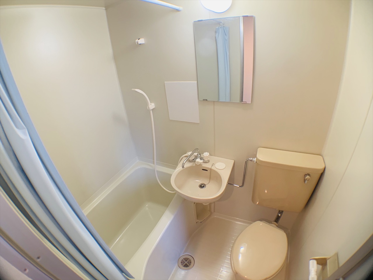 トイレ　シンプルで掃除のしやすいトイレです！