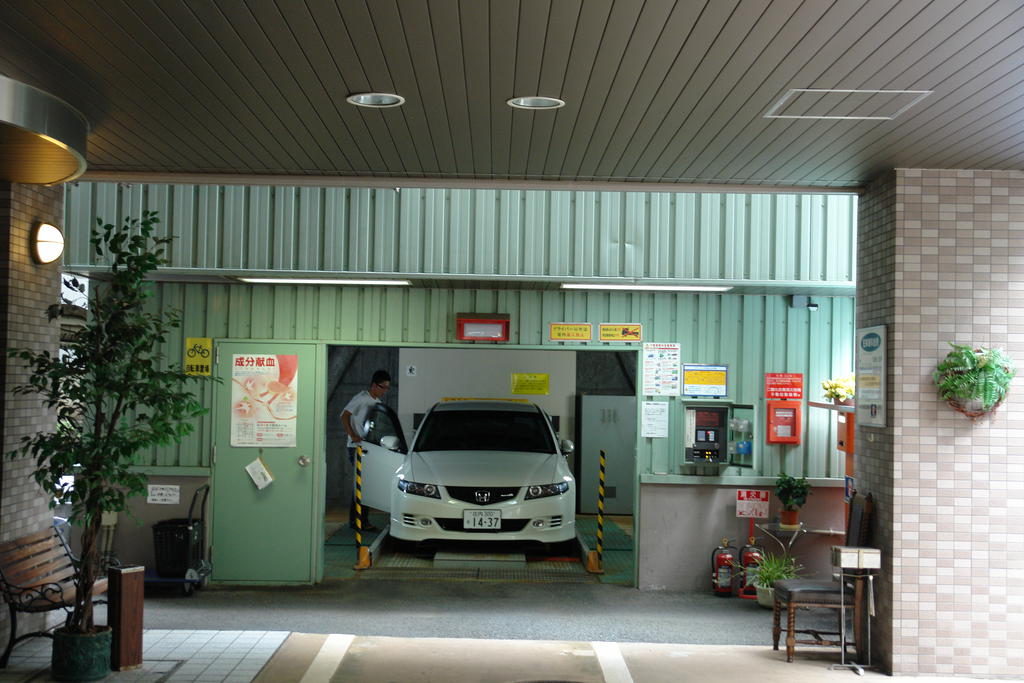 コンビニ　ファミリーマート山形七日町（コンビニ）まで40m