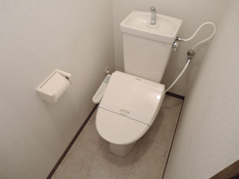 ファミール本郷のトイレ写真