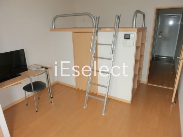 居室・リビング　家具家電付きのお部屋です