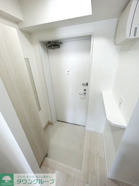 玄関　同物件別部屋写真