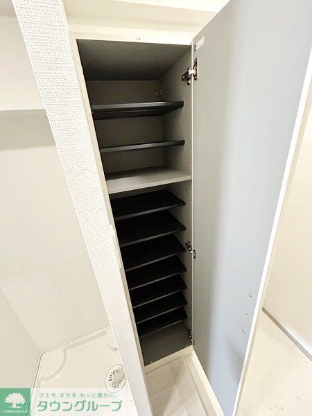 収納　同物件別部屋写真