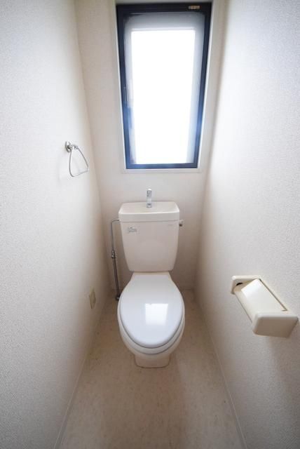 トイレ　窓付きトイレ