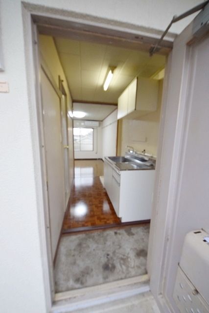 玄関　★玄関開けたら居室の明るさがわかりますね★