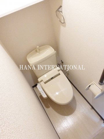 トイレ　温水洗浄便座付きトイレです(^^)/
