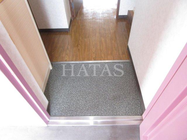 玄関　同物件別部屋です。