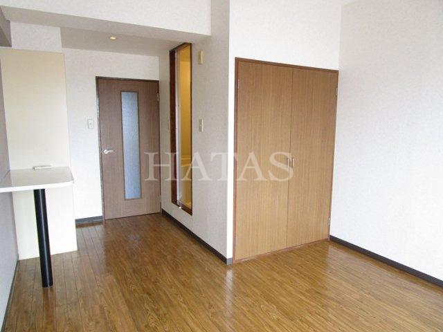 居室・リビング　同物件別部屋です。