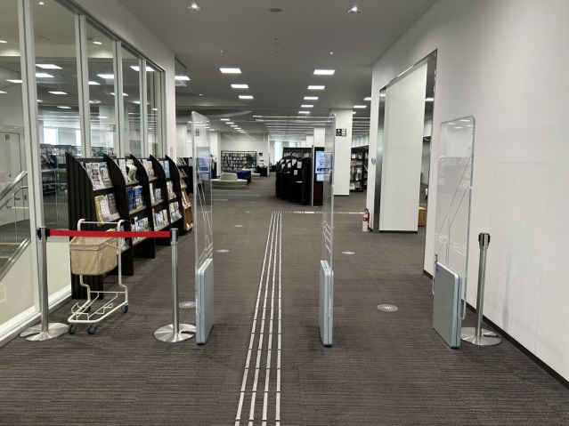 図書館　くまもと森都心プラザ図書館（図書館）まで600m
