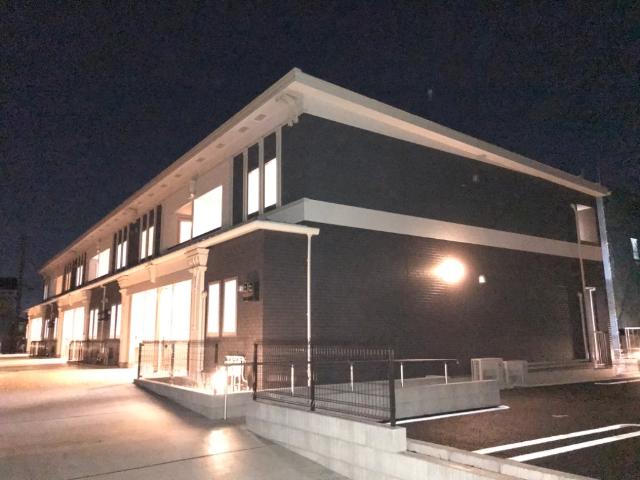 建物外観　外観写真（夜）