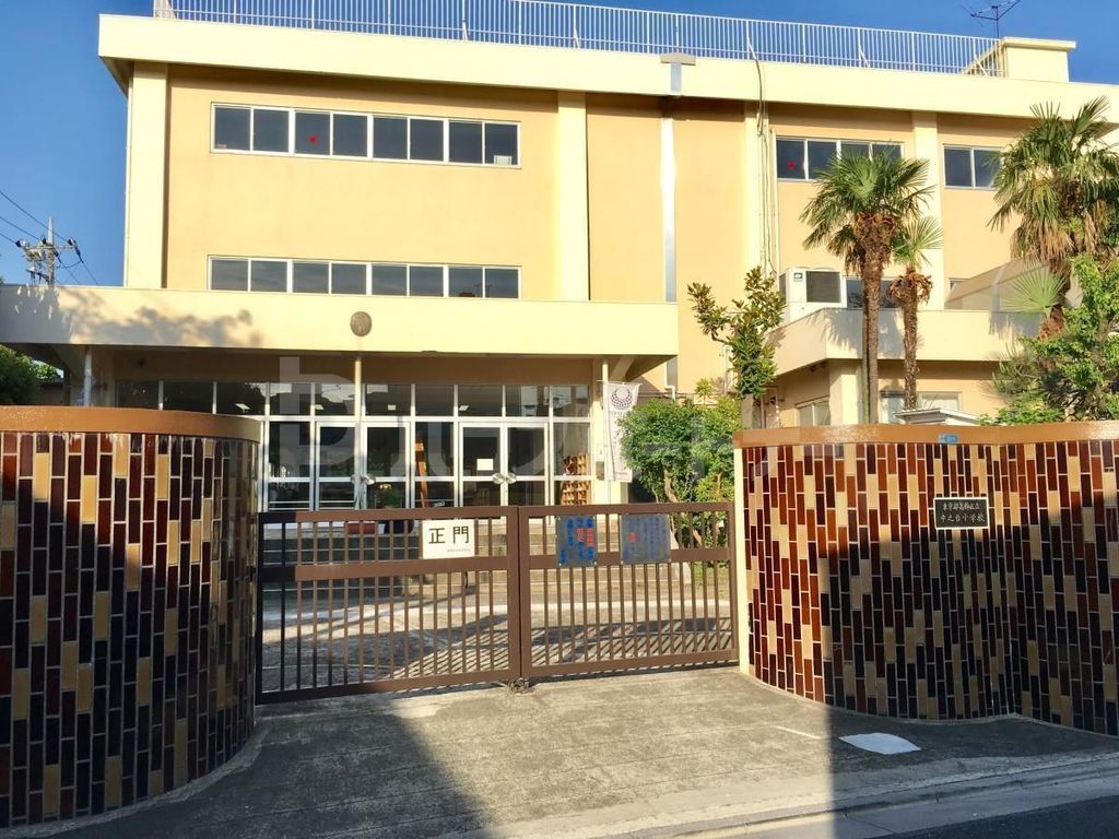 小学校　葛飾区立中之台小学校（小学校）まで500m