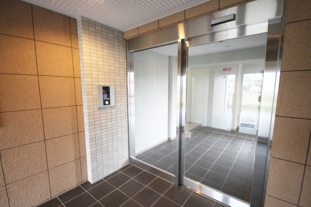 エントランス　建物の内部です