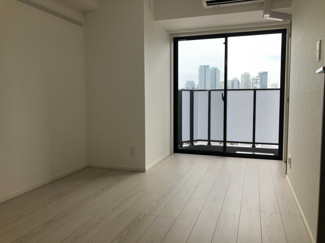 居室・リビング　こちらのリビングで趣味の時間をお楽しみください♪