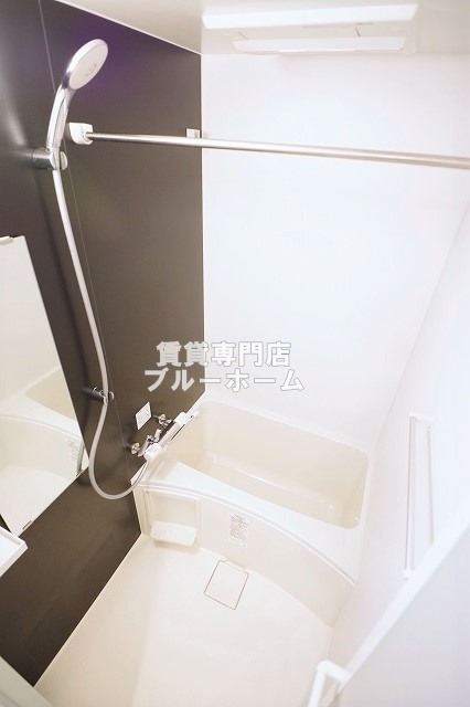 バス・シャワールーム　浴室乾燥機付きのお風呂！