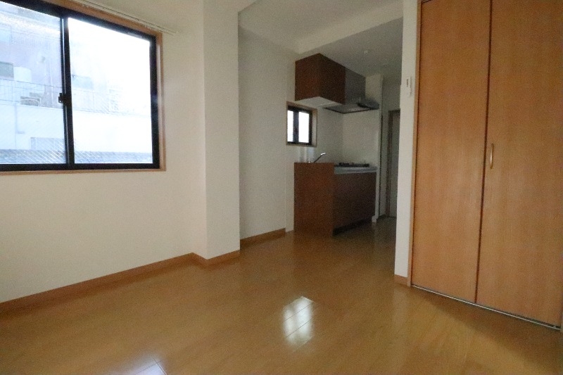 居室・リビング　落ち着いた雰囲気のお部屋です！