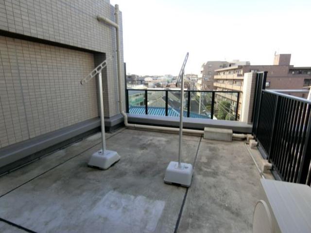 玄関　収納もある玄関です