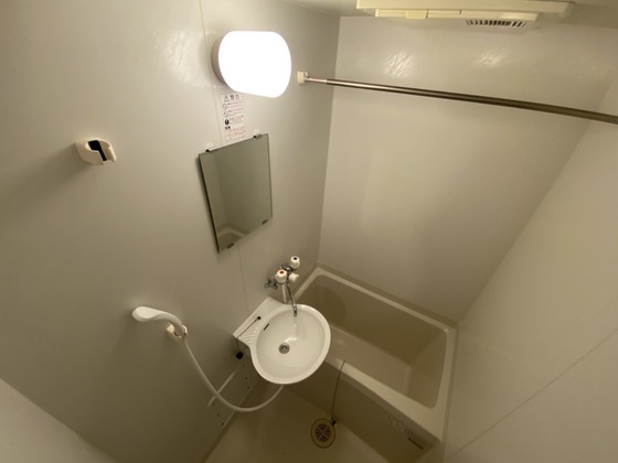 バス・シャワールーム　※別部屋の写真です