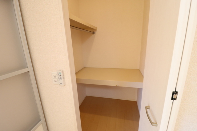 収納　ウォークインクローゼット
