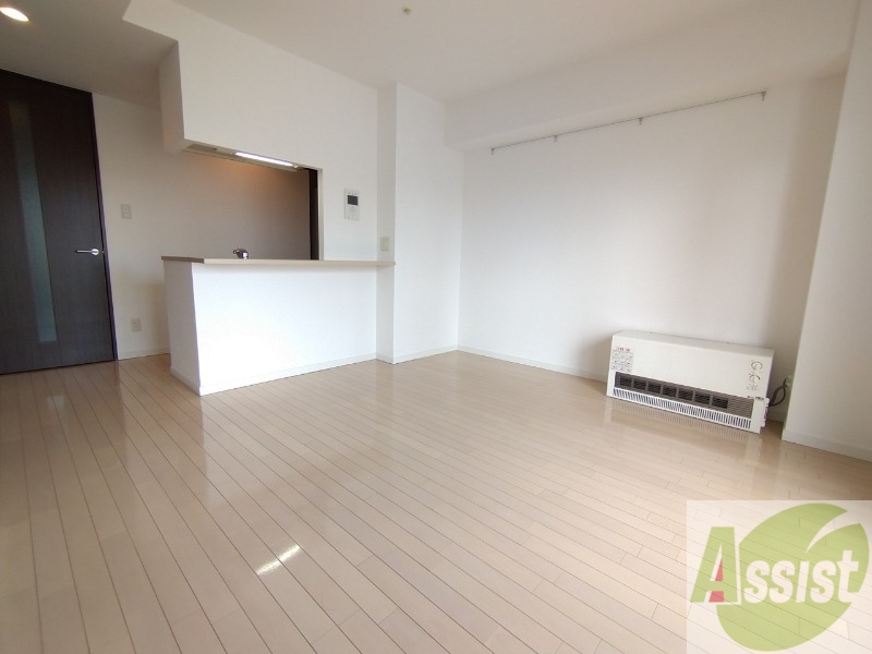 居室・リビング　広くてキレイなお部屋が広がっていて、充実した生活が送れそう。