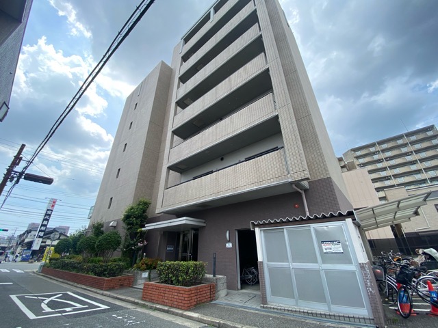 建物外観　駐輪場あります♪