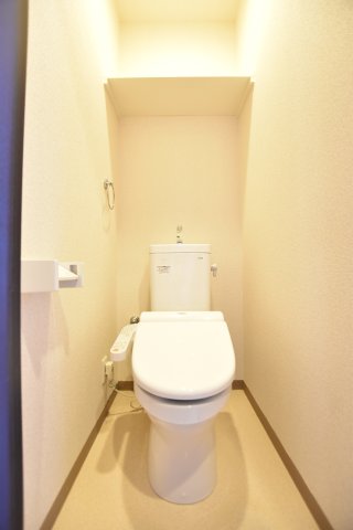 トイレ　同物件、別号室の写真です。