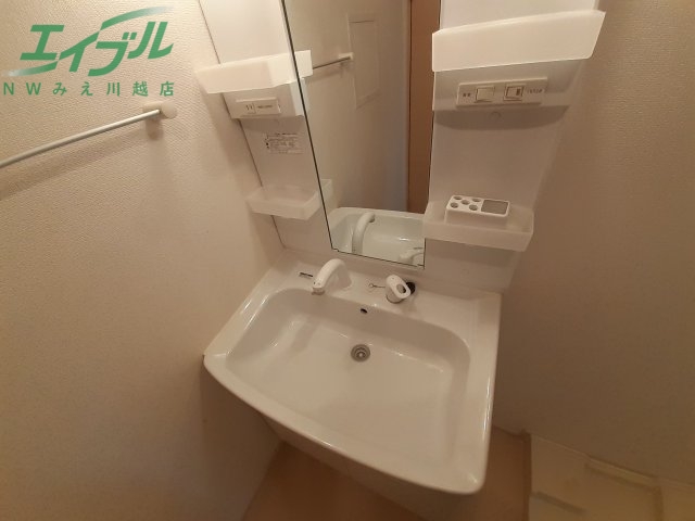 洗面設備　同物件別室反転タイプ画像