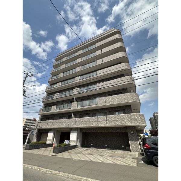 建物外観　★経済的な灯油ボイラ！エアコン・ネット無料付の南向き角部屋★